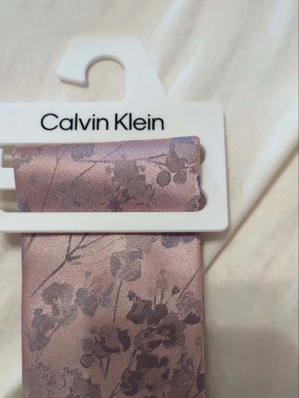 NWT Calvin Klein Nigel Floral Tie Dusty Rose Mauve Pink Satin Premium Necktie.